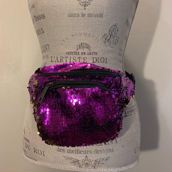 ✨NWOT✨ Large Sequence Fashionable Fanny Pack - Picture 8 of 15